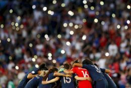 PARIS, FRANCE - JUNE 28:  Players of France huddle on the pitch prior to the second half during the 2019 FIFA Women's World Cup France Quarter Final match between France and USA at Parc des Princes on June 28, 2019 in Paris, France. (Photo by Richard Heathcote/Getty Images)