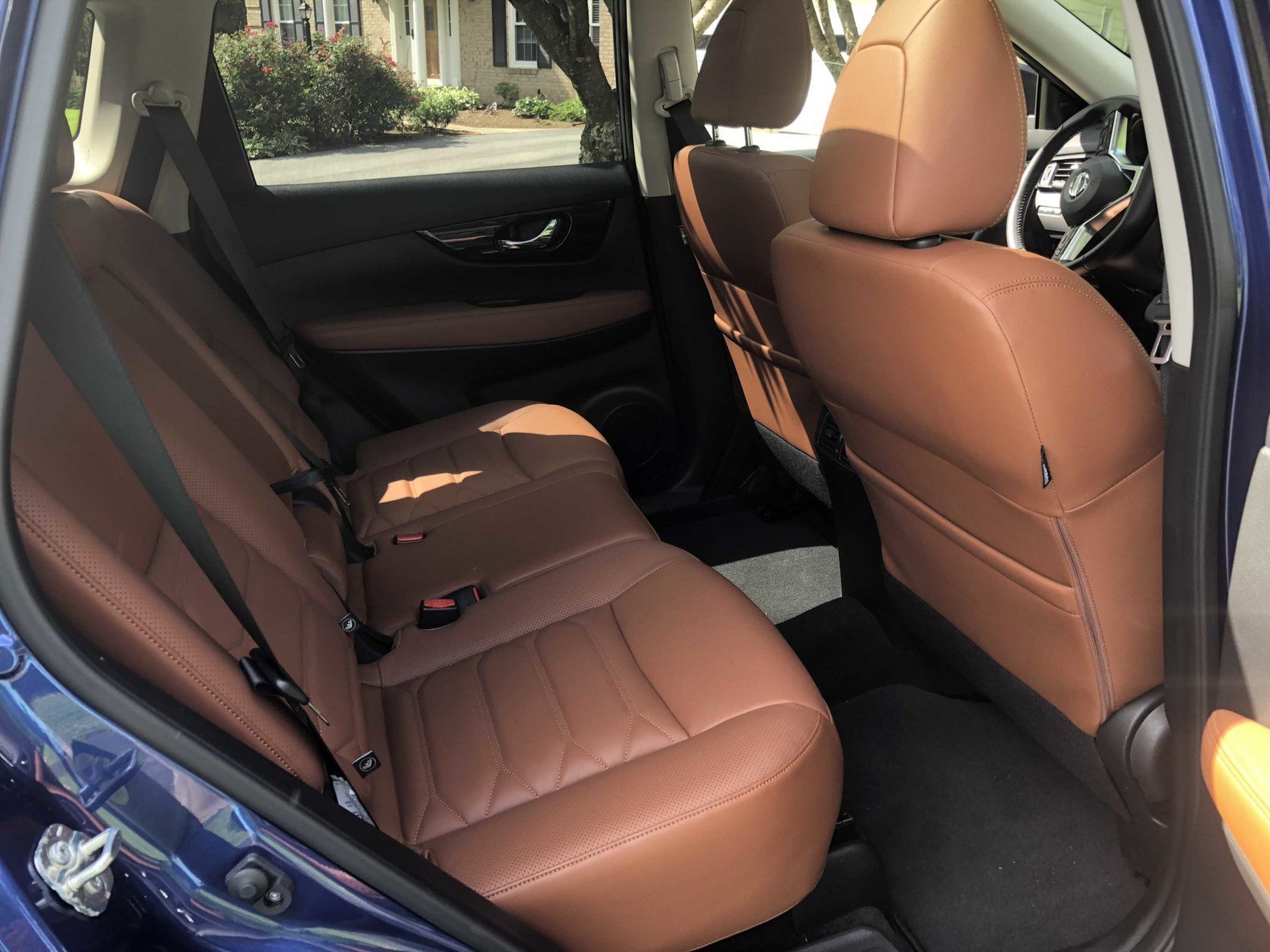 There's a lot of good news inside the Nissan Rogue SL with a high quality interior with nice fit and finish. (WTOP/Mike Parris)