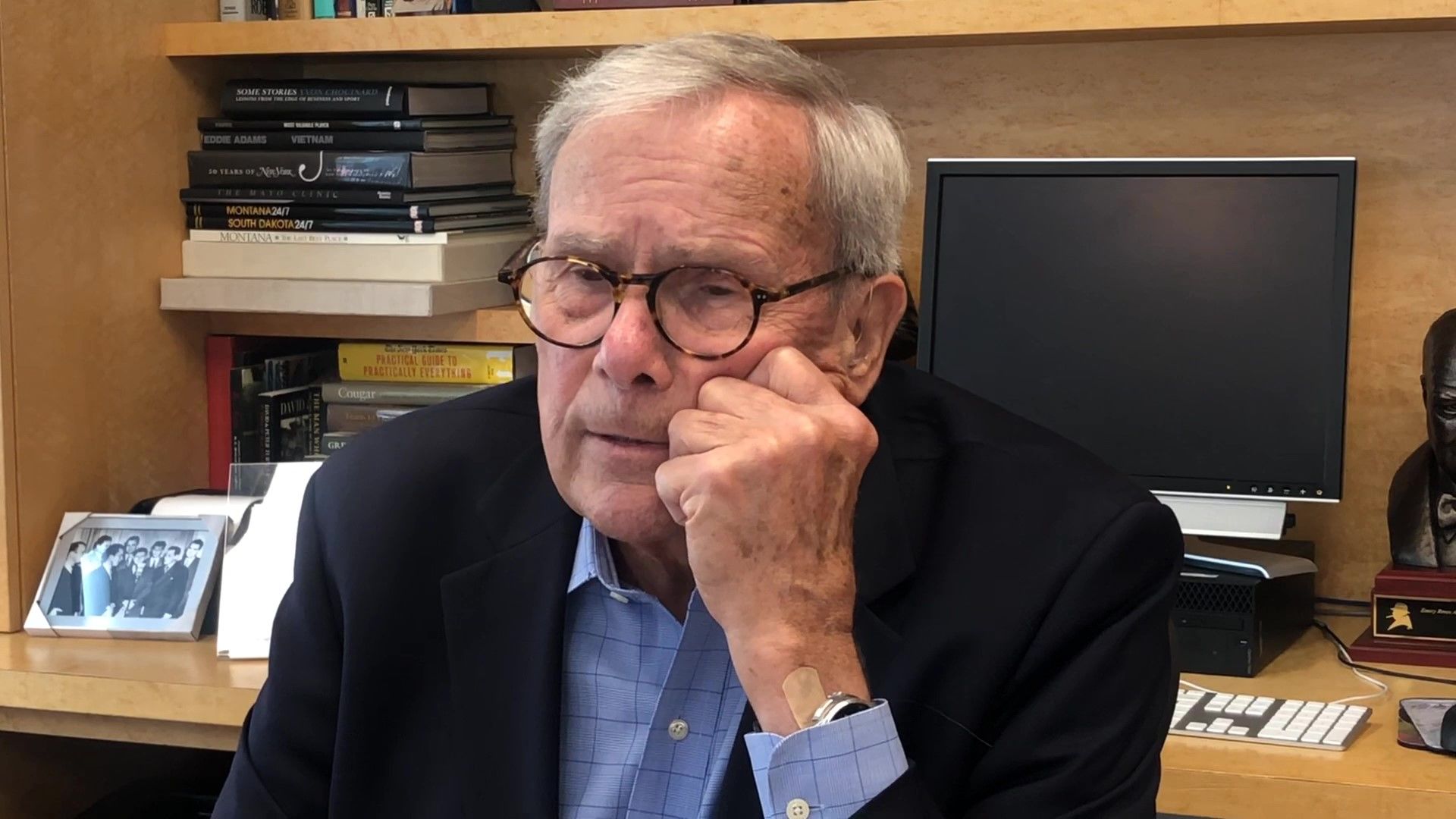 tom brokaw glasses