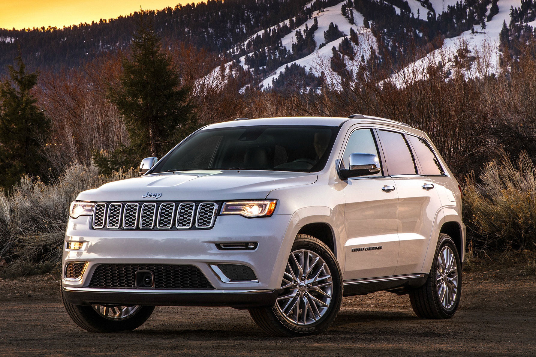 2019 Jeep Grand Cherokee
Lease Deal: $319 per month for 36 months with $3,499 due at signing
(Courtesy Fiat Chrysler Automobiles)