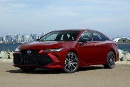 2019 Toyota Avalon
Purchase Deal: $3,000 cash back
(Courtesy Toyota Motor Sales USA)