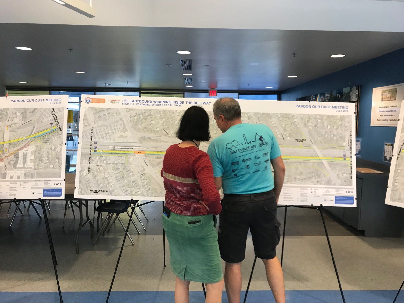 Arlington and Falls Church residents checked out VDOT’s plans. (WTOP/Dick Uliano)