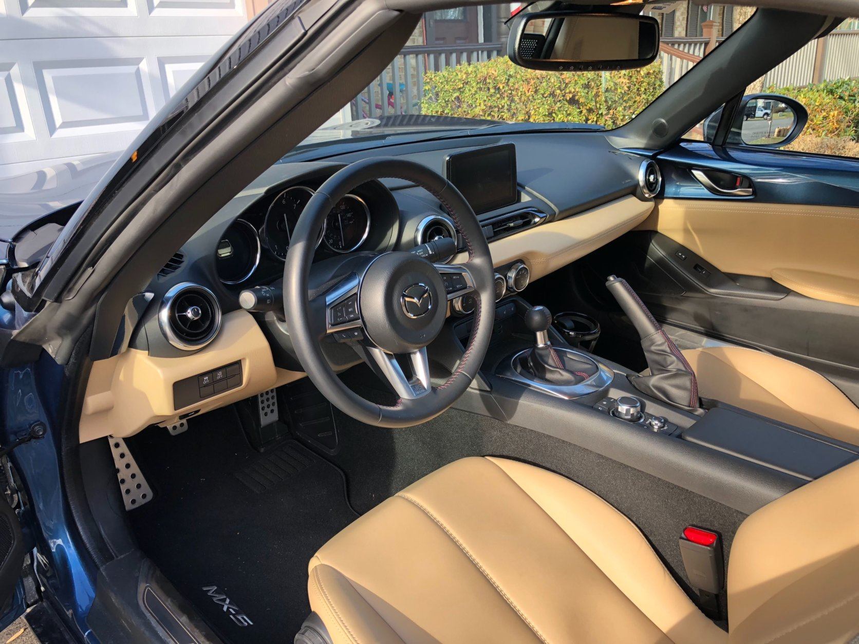 Mazda MX-5 Grand Touring front seat and stearing wheel