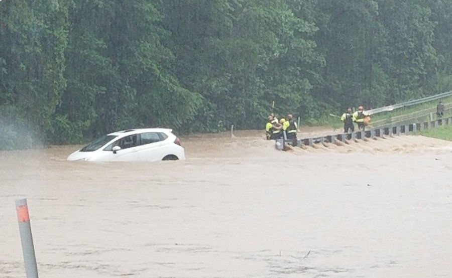 Clara Barton Parkway flooded