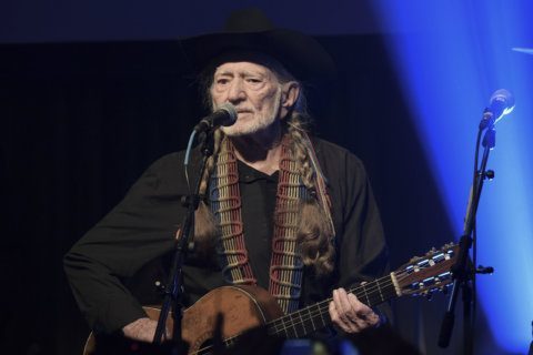 Willie Nelson cancels tour, cites 'breathing problem'