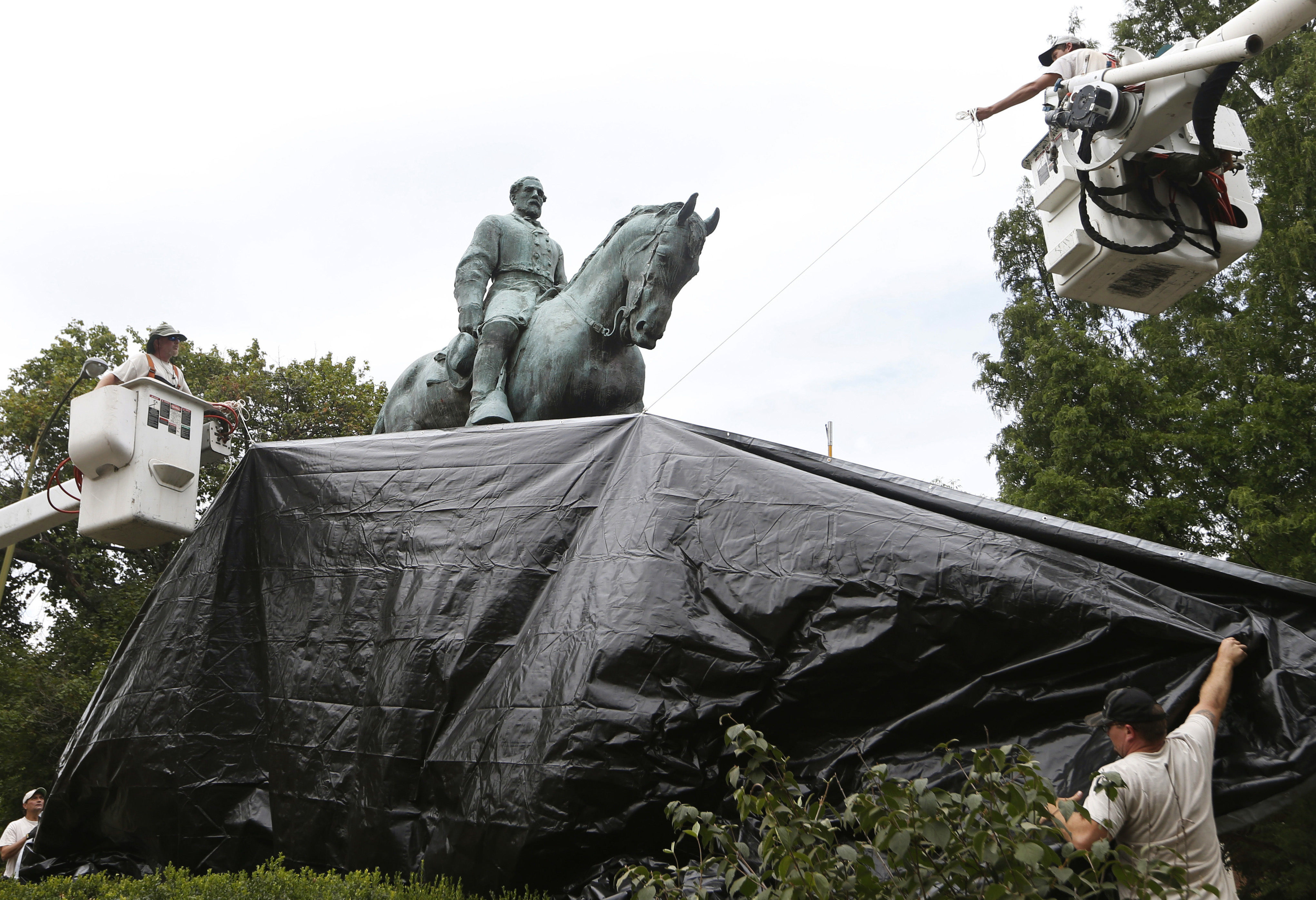 Charlottesville judge rules Confederate statues will stay WTOP News