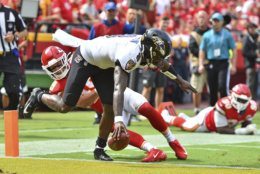 <p><b><i>Ravens 28</i></b><br />
<b><i>Chiefs 33</i></b></p>
<p>If Patrick Mahomes vs. Lamar Jackson is <a href="https://www.espn.com/nfl/story/_/id/27659993/dc-floats-lamar-mahomes-next-peyton-brady" target="_blank" rel="noopener" data-saferedirecturl="https://www.google.com/url?q=https://www.espn.com/nfl/story/_/id/27659993/dc-floats-lamar-mahomes-next-peyton-brady&amp;source=gmail&amp;ust=1569294743340000&amp;usg=AFQjCNFzDQxUoQE-fmL0410QAarcgu4glA">the next Payton Manning vs. Tom Brady</a>, it sure wasn&#8217;t on Sunday. Jackson was held in check, while Mahomes is the first player to throw for 300 yards in 13 of his first 20 career games and joins Brady as the only players with 300-yard, 3-TD and 0-INT stat lines in three straight games. Baltimore still has a ways to go before they&#8217;re on KC&#8217;s level — especially if John Harbaugh is going to undermine his own best efforts with <a href="https://www.espn.com/nfl/story/_/id/27679227/ravens-harbaugh-defends-bold-approach-loss" target="_blank" rel="noopener">goofy point-after strategies</a>.</p>
