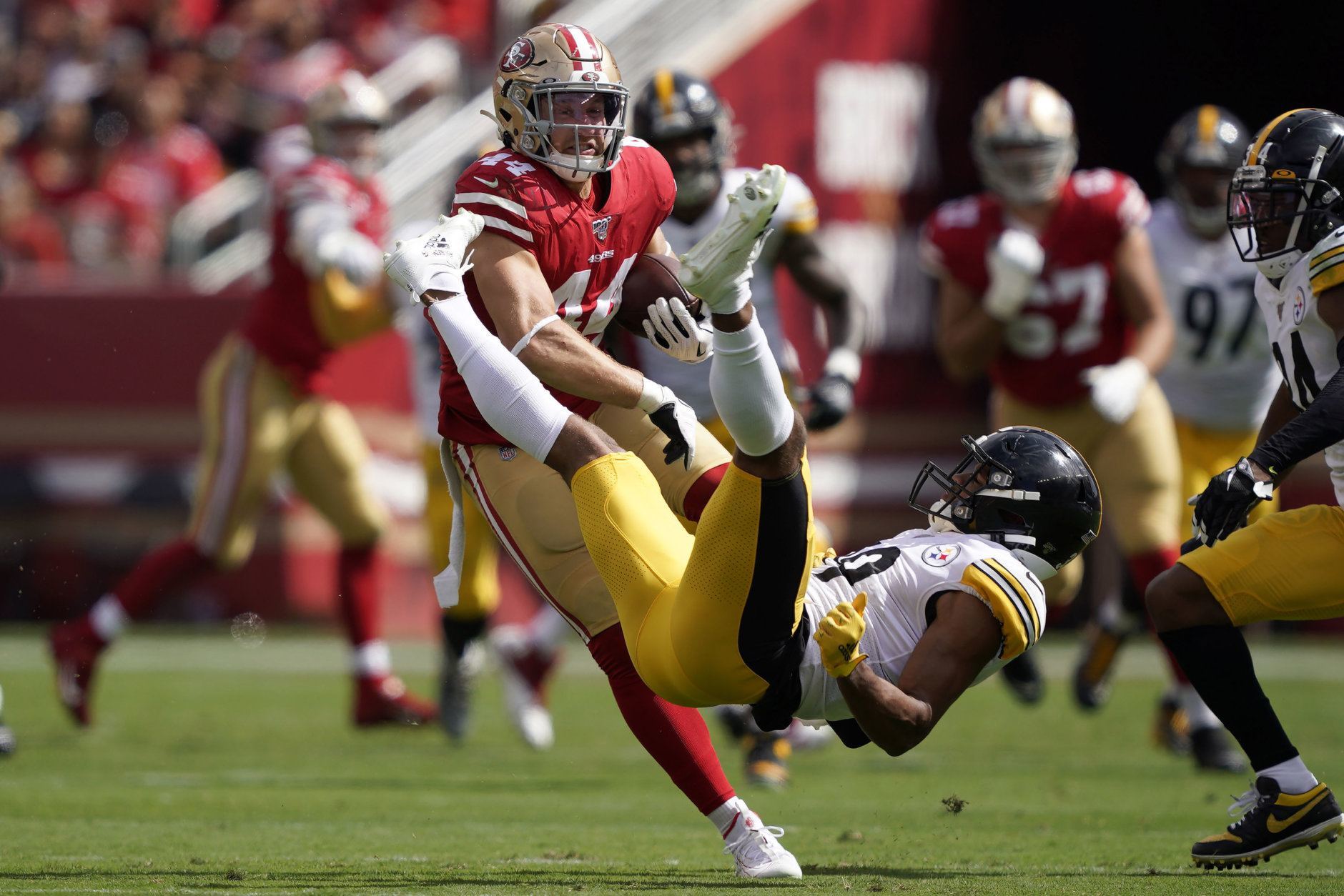 <p><b><i>Steelers 20</i></b><br />
<b><i>49ers 24</i></b></p>
<p>It&#8217;s not often a team&#8217;s turnovers (5) outnumbers its margin of victory but San Fran survived the sloppiest game of the season yet to lock up their first 3-0 start in 21 years, while Pittsburgh continued its <a href="https://deadspin.com/heres-a-really-bizarre-stat-about-the-steelers-1830710641" target="_blank" rel="noopener" data-saferedirecturl="https://www.google.com/url?q=https://deadspin.com/heres-a-really-bizarre-stat-about-the-steelers-1830710641&amp;source=gmail&amp;ust=1569294743340000&amp;usg=AFQjCNGT8oENKOVqBaSe-M9CVSLPn3Iz1Q">awful history on the West Coast</a>. If the Steelers can&#8217;t beat the Bengals at home in next Monday&#8217;s primetime battle of winless teams, it could be the low point of a really long season in the Steel City.</p>
