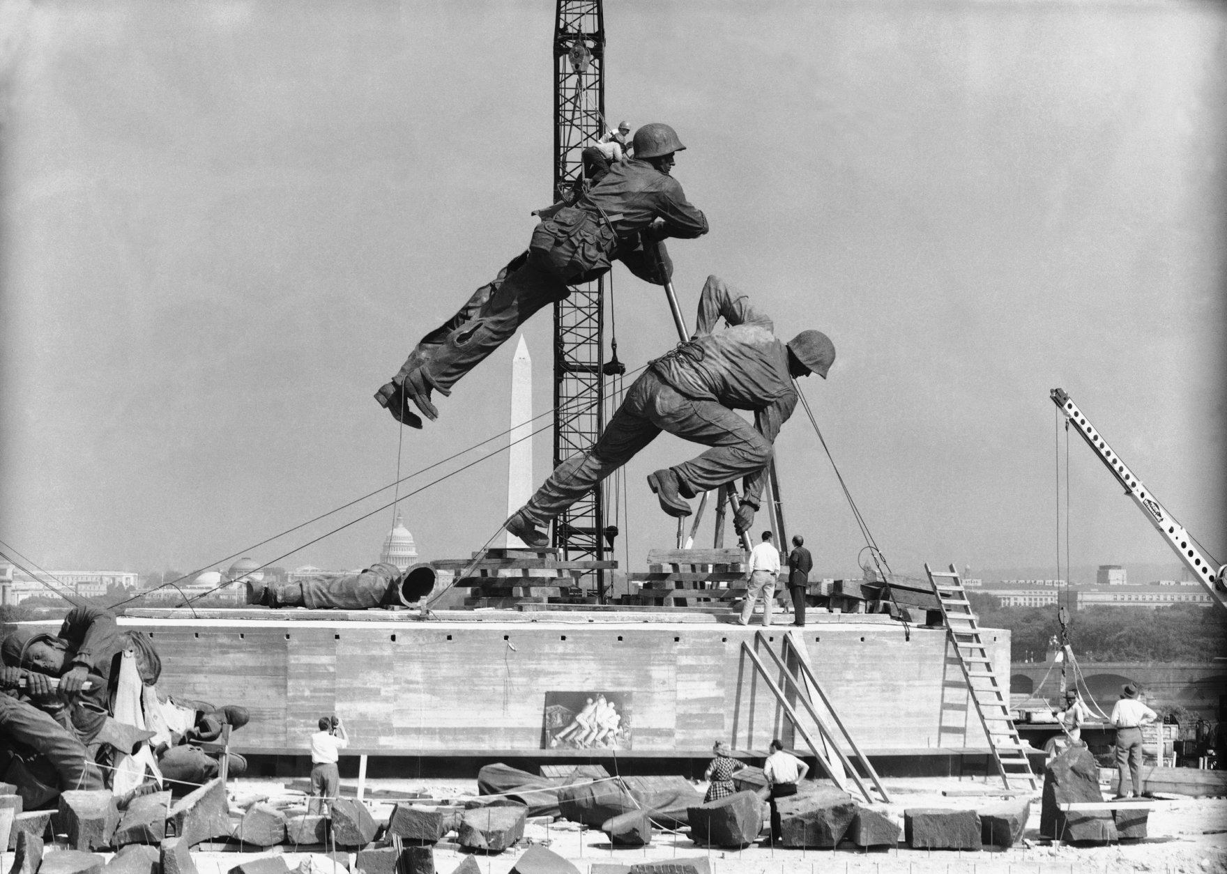 <p>Putting together the Marine Corps War Memorial was no small job.</p>
