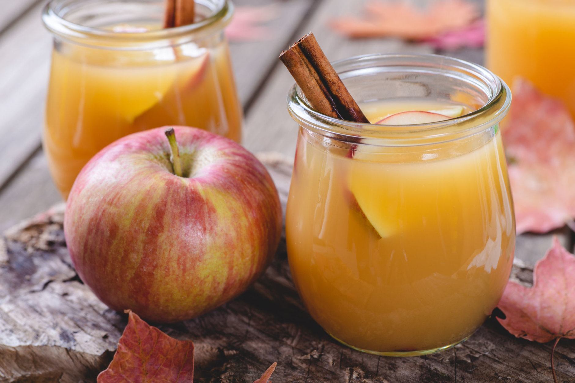 <p>(7) If you have a juicer, make your own apple juice and serve it cold or hot.</p>
