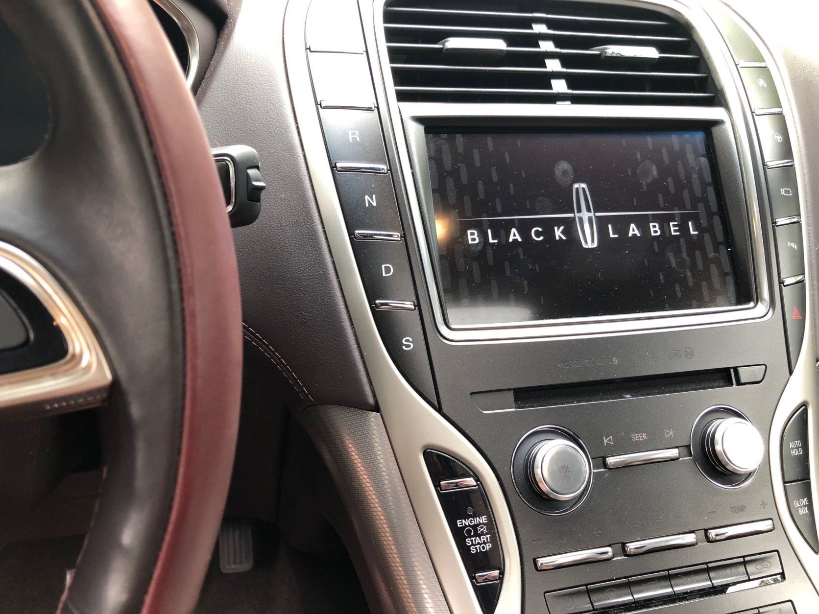 Lincoln Nautilus Black Label dashboard