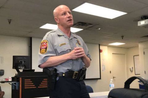 Fairfax police chief helps subdue stabbing suspect