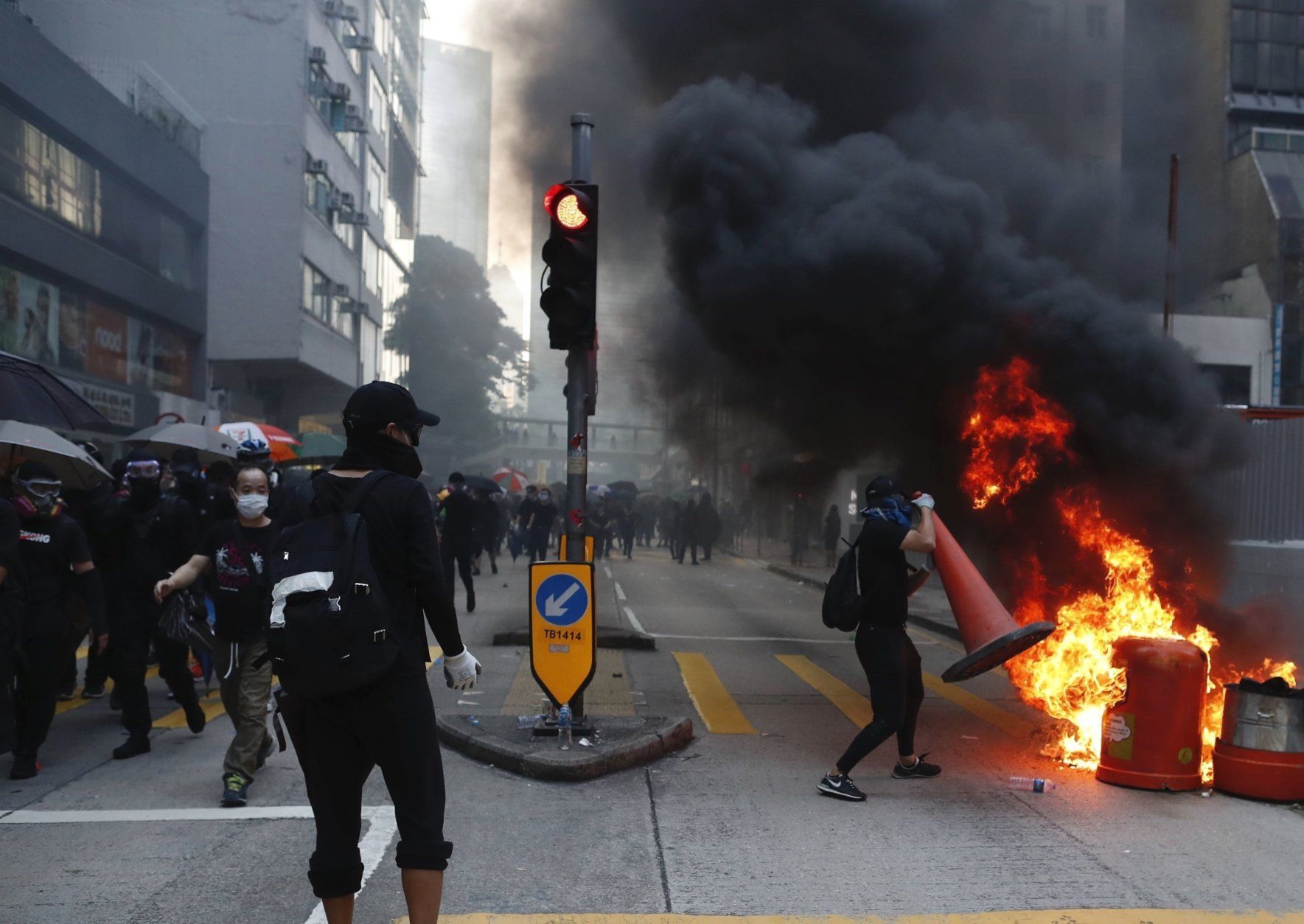 anti-government protesters set fire in hong kong