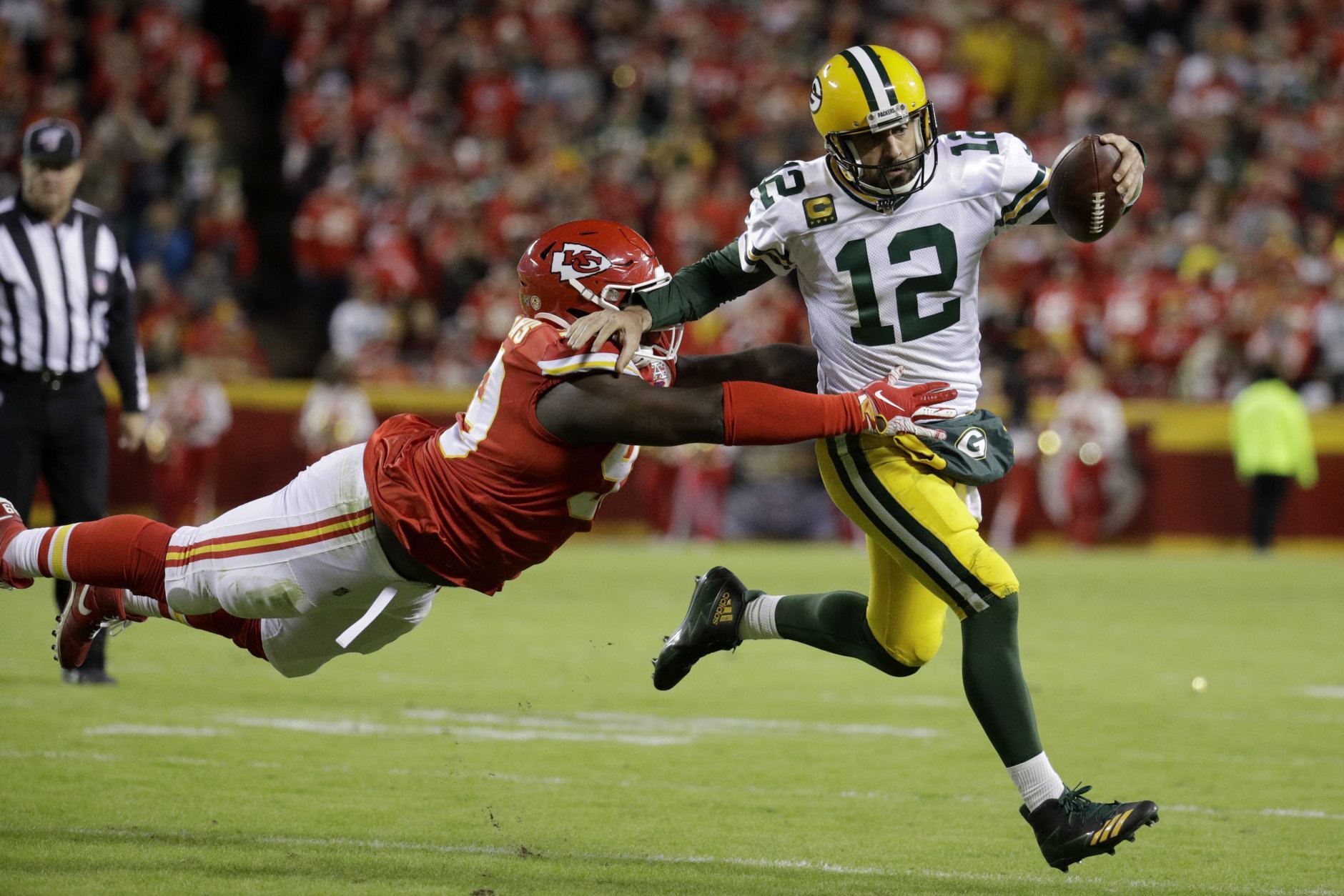 <p><b><i>Packers 34</i></b><br />
<b><i>Chiefs 27</i></b></p>
<p>Aaron Rodgers <a href="https://profootballtalk.nbcsports.com/2019/10/26/aaron-rodgers-enjoys-young-energy-in-green-bay/">loves the young energy around him</a>, but he&#8217;s giving off vibes much younger than his 35-plus years. That&#8217;s probably because after most of the last decade, he&#8217;s finally got a solid defense and a running back (Aaron Jones) capable of carrying the load so Rodgers doesn&#8217;t have to. I know Patrick Mahomes was absent from this prime-time matchup, but Green Bay looks legit — almost as legit as this ridiculous TD pass.</p>
<blockquote class="twitter-tweet">
<p dir="ltr" lang="en">Unreal.<a href="https://twitter.com/AaronRodgers12?ref_src=twsrc%5Etfw">@AaronRodgers12</a> magic on SNF! <a href="https://twitter.com/hashtag/GBvsKC?src=hash&amp;ref_src=twsrc%5Etfw">#GBvsKC</a> | <a href="https://twitter.com/hashtag/GoPackGo?src=hash&amp;ref_src=twsrc%5Etfw">#GoPackGo</a> <a href="https://t.co/OzFFykBX0A">pic.twitter.com/OzFFykBX0A</a></p>
<p>— Green Bay Packers (@packers) <a href="https://twitter.com/packers/status/1188649385061732357?ref_src=twsrc%5Etfw">October 28, 2019</a></p></blockquote>
<p><script async src="https://platform.twitter.com/widgets.js" charset="utf-8"></script></p>
