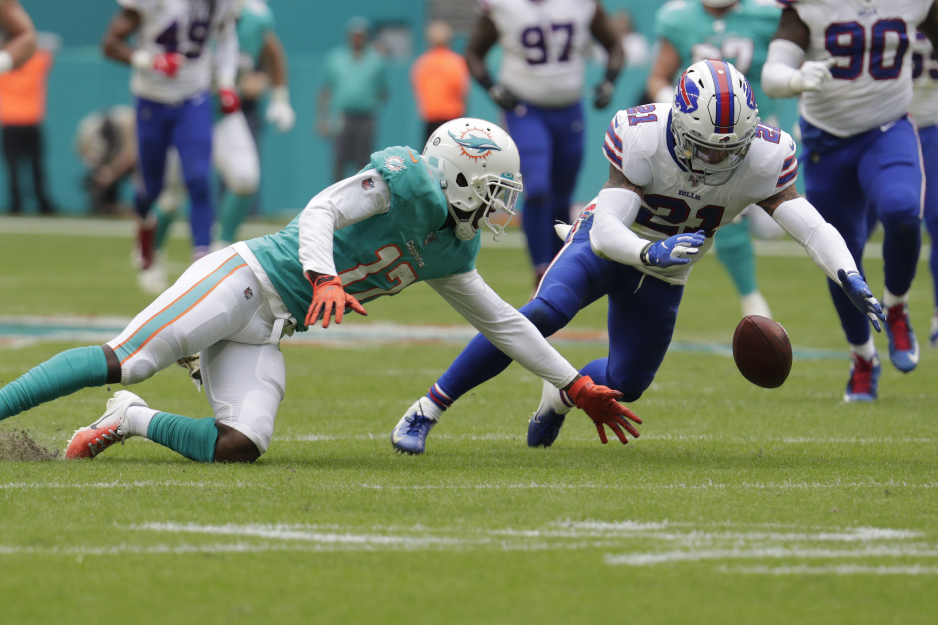 <p><b><i>Bills 37</i></b><br />
<b><i>Dolphins 20</i></b></p>
<p>When Miami was trying to lose, they won two straight. Now that they&#8217;re <a href="https://profootballtalk.nbcsports.com/2019/11/16/brian-flores-told-dolphins-forget-the-draft-were-trying-to-win-games/" target="_blank" rel="noopener" data-saferedirecturl="https://www.google.com/url?q=https://profootballtalk.nbcsports.com/2019/11/16/brian-flores-told-dolphins-forget-the-draft-were-trying-to-win-games/&amp;source=gmail&amp;ust=1574133264451000&amp;usg=AFQjCNFvFuDLIYZbtbuXVtkZm-rt1rDoqQ">trying to win</a>, they lose. The Dolphins probably wish they held on to the good, young players they gave up for draft picks now that <a href="https://www.espn.com/college-football/story/_/id/28093292/alabama-qb-tua-tagovailoa-getting-x-rays-hip-injury" target="_blank" rel="noopener" data-saferedirecturl="https://www.google.com/url?q=https://www.espn.com/college-football/story/_/id/28093292/alabama-qb-tua-tagovailoa-getting-x-rays-hip-injury&amp;source=gmail&amp;ust=1574133264451000&amp;usg=AFQjCNG9xmweXIjeY1RzUTdvabpvFWqbdQ">&#8220;Tanking for Tua is off the table.</a></p>

