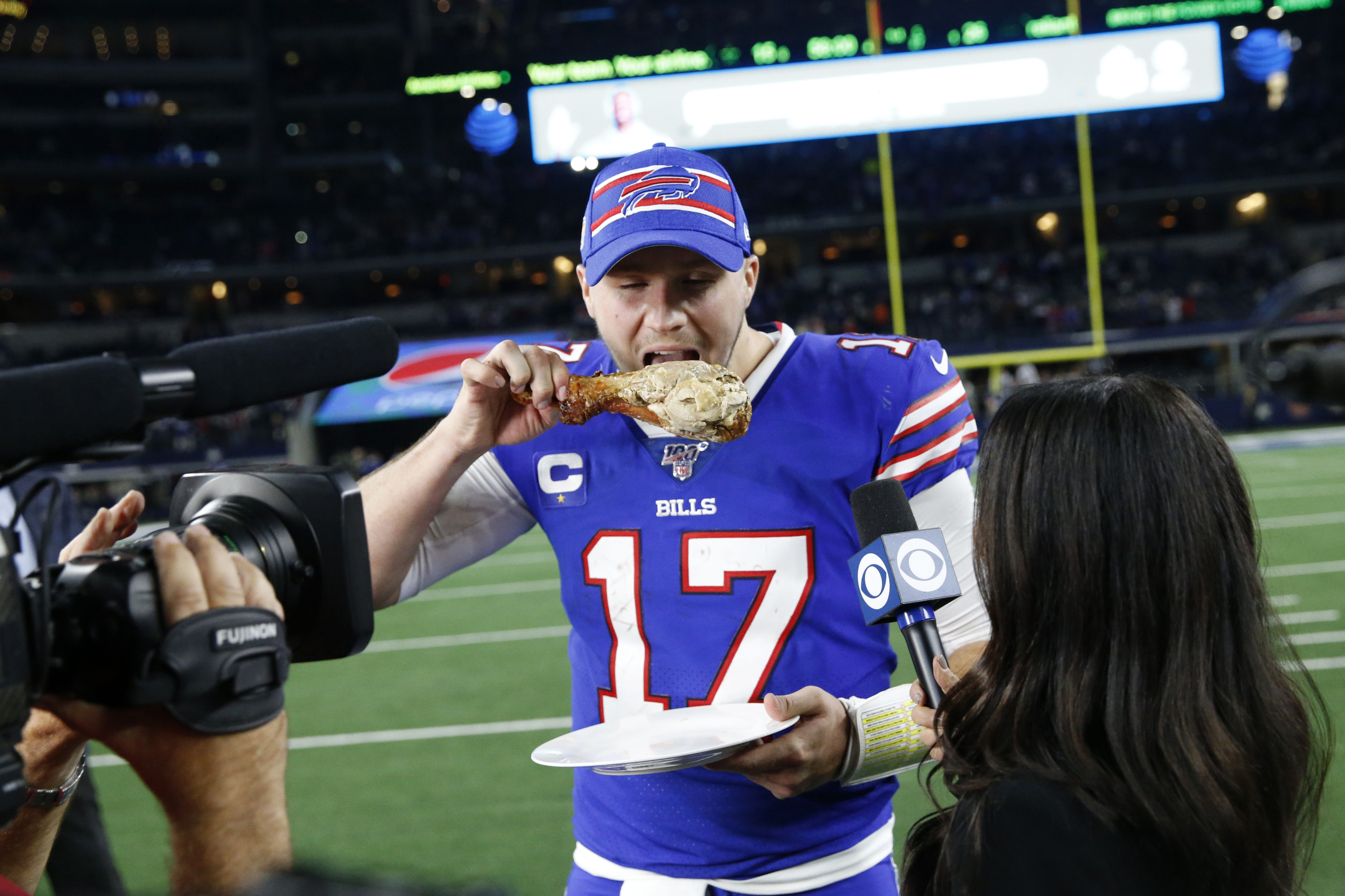 WATCH: Scuffle breaks out in Dolphins-Bills game following late hit by  Elandon Roberts on Josh Allen - On3