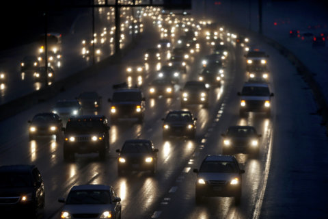 Driving times expected to triple on day before Thanksgiving in DC area, nationwide
