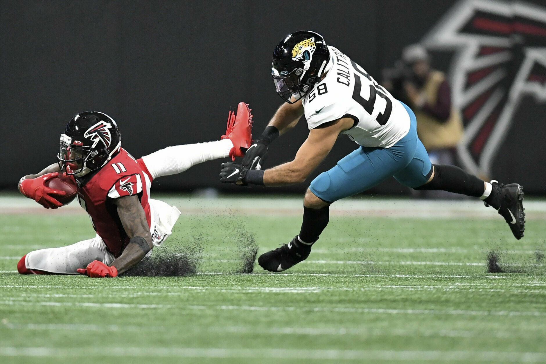 <p><b><i>Jaguars 12</i></b><br />
<b><i>Falcons 24</i></b></p>
<p>Jacksonville <a href="https://profootballtalk.nbcsports.com/2019/12/19/jaguars-turn-back-the-clocks-after-firing-tom-coughlin/" target="_blank" rel="noopener" data-saferedirecturl="https://www.google.com/url?q=https://profootballtalk.nbcsports.com/2019/12/19/jaguars-turn-back-the-clocks-after-firing-tom-coughlin/&amp;source=gmail&amp;ust=1577160325114000&amp;usg=AFQjCNHwtTIsWUbgTFvU9MbbOPMjMda6Kg">finally got their clocks right</a> but not in time to save their lost season, while Atlanta finally looked like the team it should have been all along, going 5-2 after an awful 1-7 start. It&#8217;s hard to make a case for Dan Quinn to return but it&#8217;s also easy to see the Falcons replacing him with someone worse.</p>
