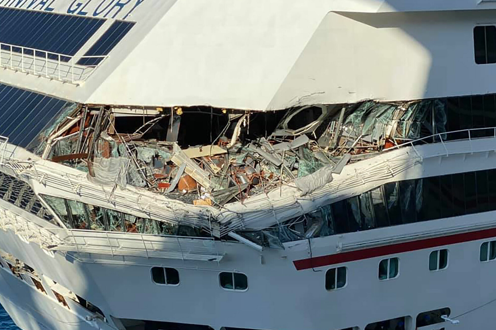 carnival cruise ship crash in mexico