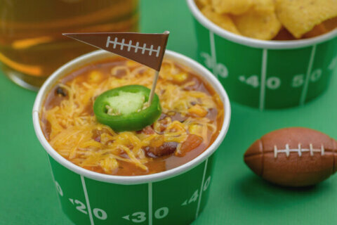 Throwing a Super Bowl party? Know the ‘2 hour rule’ to avoid illness