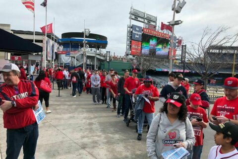 Fans meet Nats players on warm ‘Winterfest’ day at the ballpark