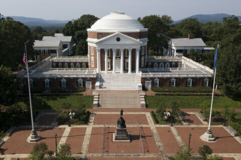 University of Virginia considering graduation options for class of 2021