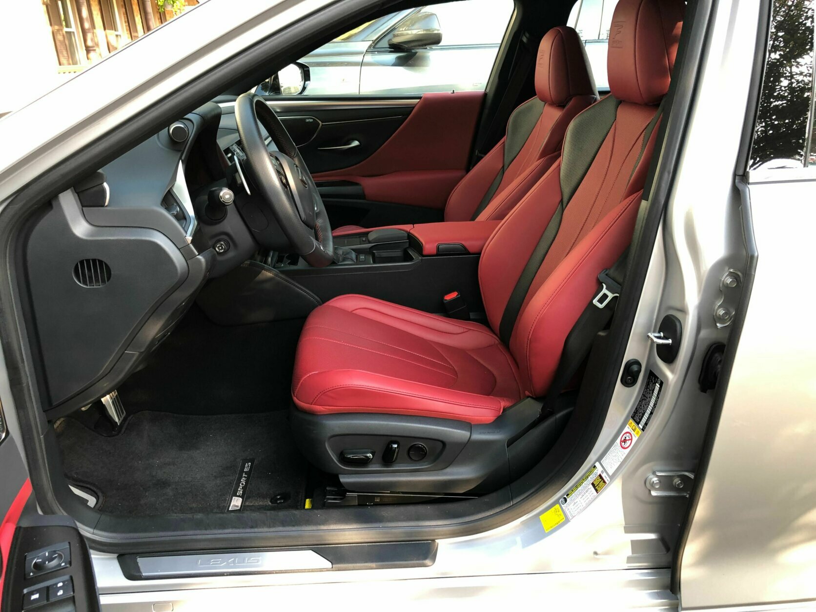 Lexus Front interior