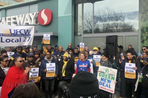 DC-area Safeway workers careening toward strike vote Thursday