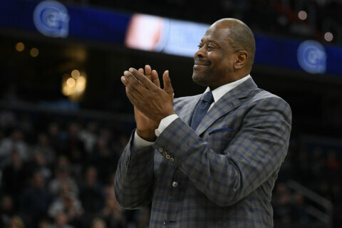 Hoyas coach Patrick Ewing continuing to recover from COVID-19, released from hospital
