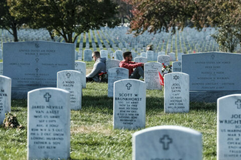 Arlington National Cemetery limits Memorial Day weekend visitors to family pass holders