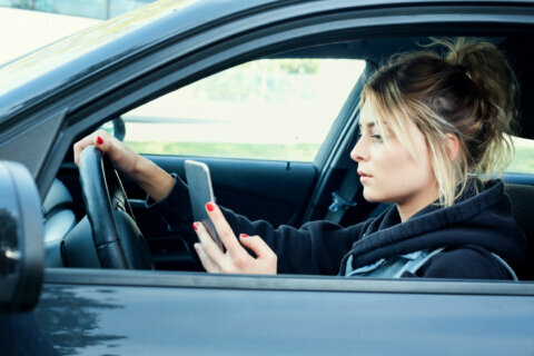 Survey: Parents, gig workers most likely to use smartphone apps while driving