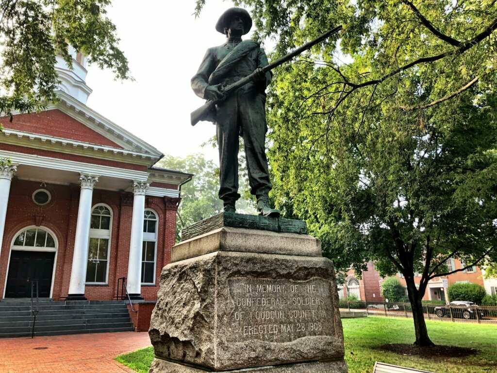 Leesburg confederate statue