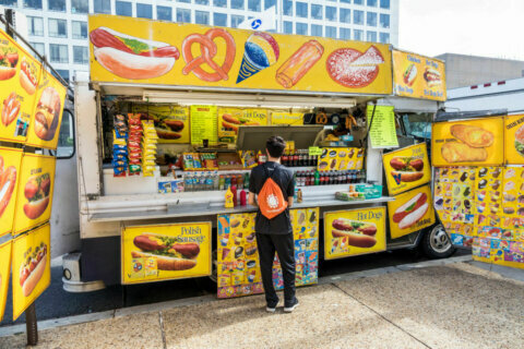 Lunch crowd gone, 90% of food trucks leave DC, struggle to survive