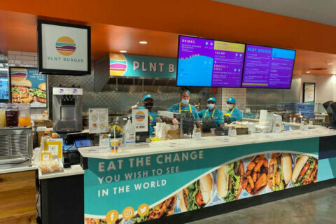 Spike Mendelsohn’s 5th PLNT Burger opens at new Shaw Whole Foods