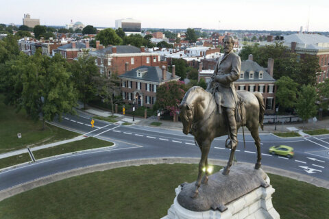 Judge dismisses lawsuit seeking to block removal of Lee statue in Richmond