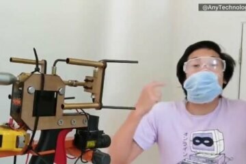 Mask-launching gun invented by YouTube star
