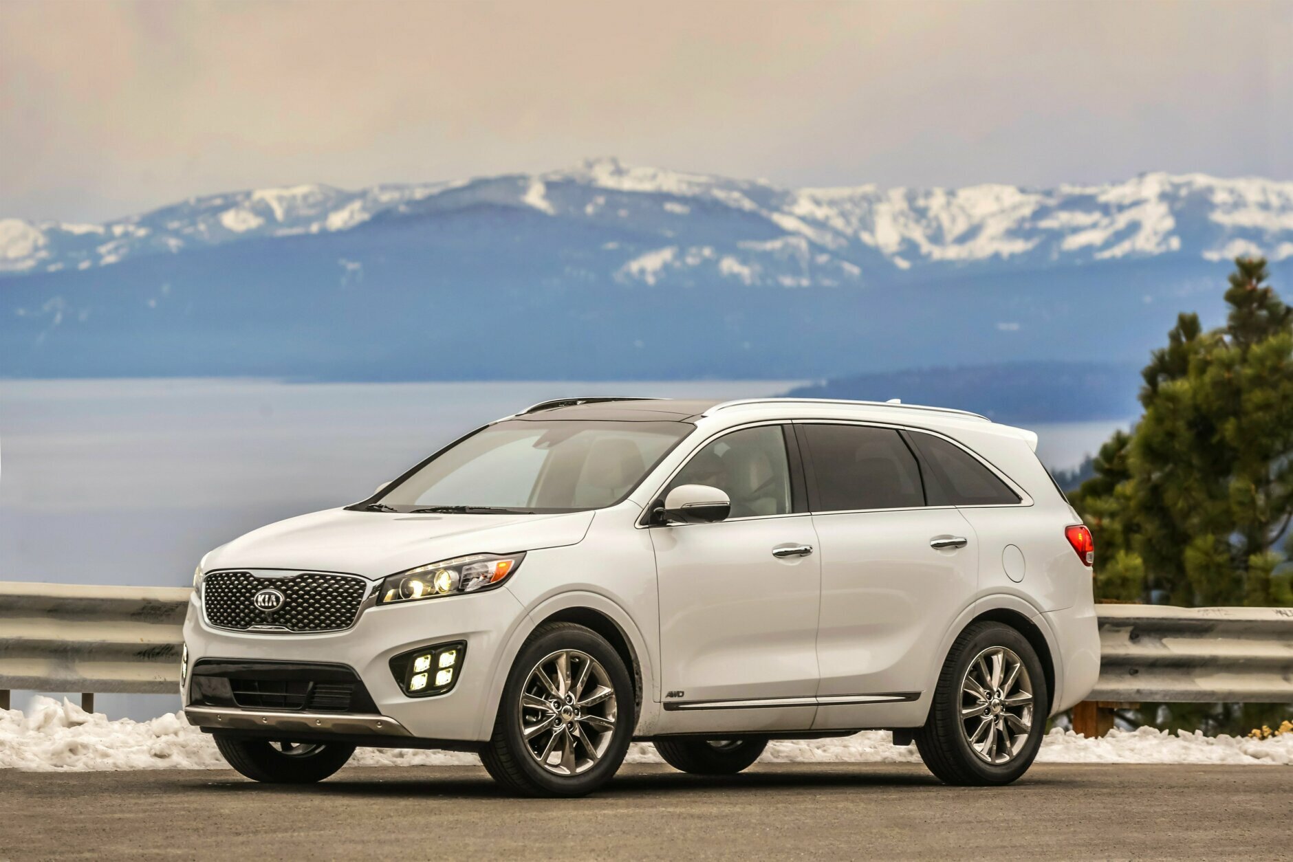 <p><strong>Best used mid-size SUV for teens:</strong> The 2017 Kia Sorento</p>
