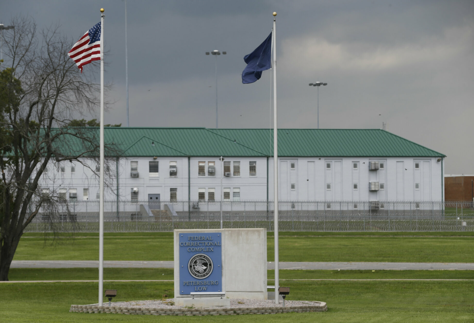 Union rep says 60 inmates at prison facility have virus - WTOP News