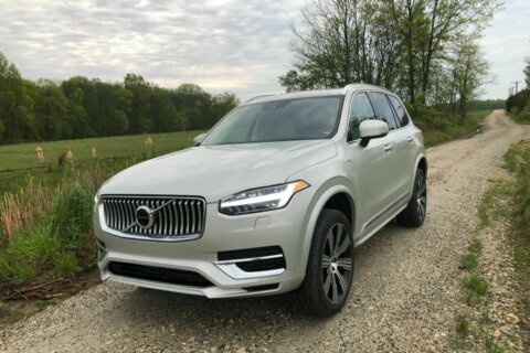 Car Review: Volvo XC90 T8 E-AWD plugs in for better performance and mpg