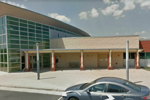 Loudoun Co. library board leader resigns amid day care flap; Randall asks he reconsider