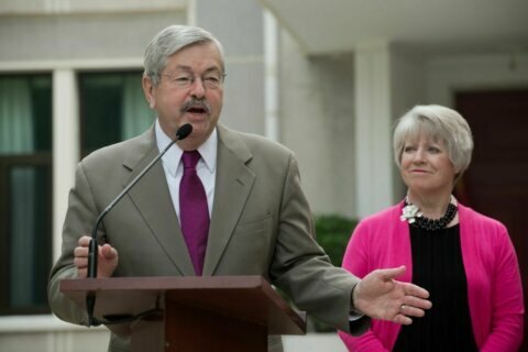 US Ambassador to China Terry Branstad is stepping down