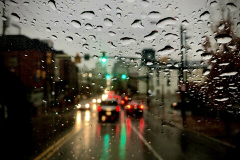 Light rain, snow showers expected Saturday afternoon, evening for DC area
