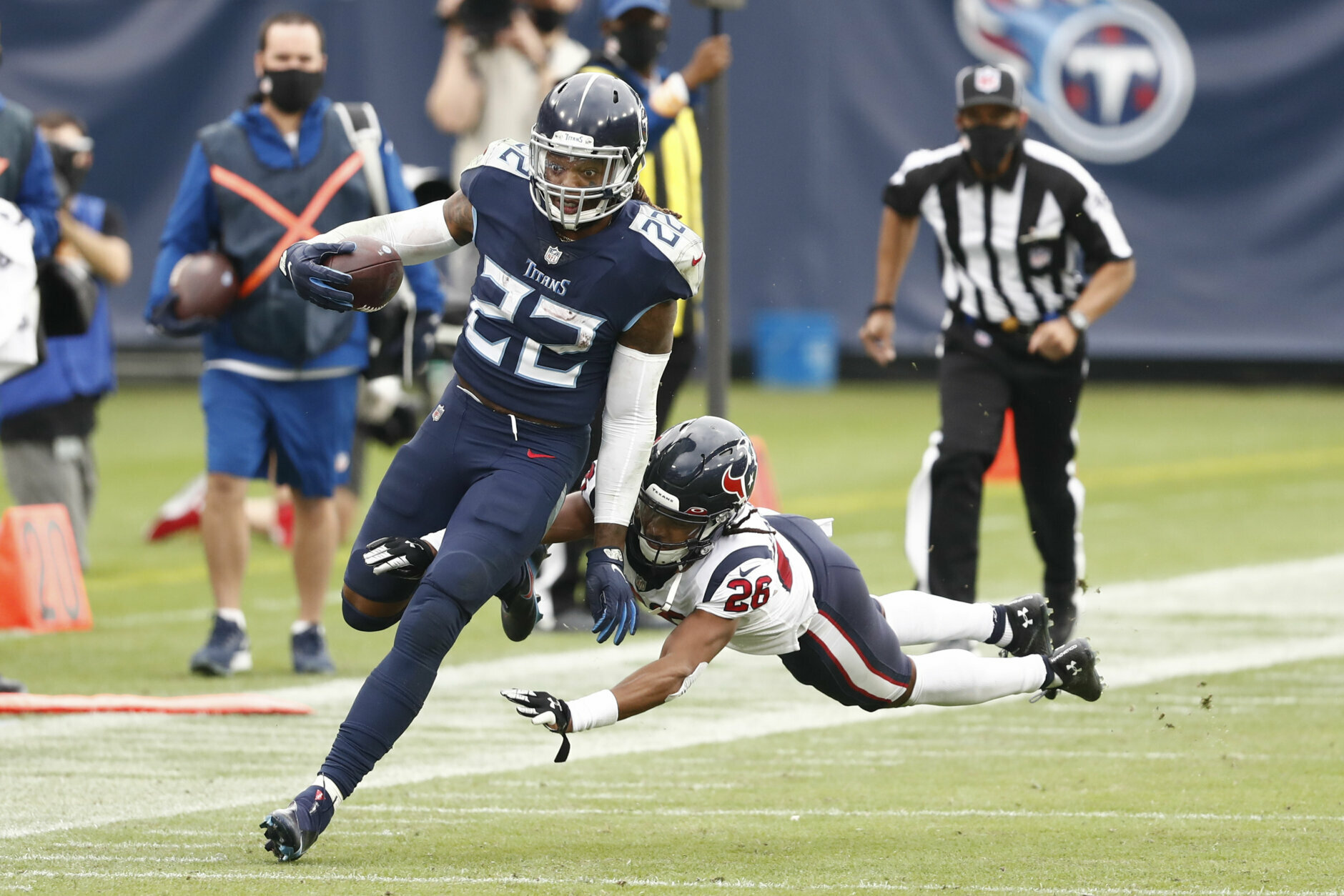 <p><b><i>Texans 36</i></b><br />
<b><i>Titans 42 (OT)</i></b></p>
<p>While many are questioning Romeo Crennel&#8217;s questionable late decision to go for a two-point conversion, I kind of see what he was thinking. Derrick Henry gashed the Texans defense for a career-high 264 scrimmage yards, including a 94-yard touchdown run, and the only way to beat him is to outscore him. If Henry even plays half as well against the Steelers next week, Tennessee is a runaway train on collision course with Kansas City in an AFC title game rematch.</p>
<p>Speaking of King Henry &#8230;</p>
