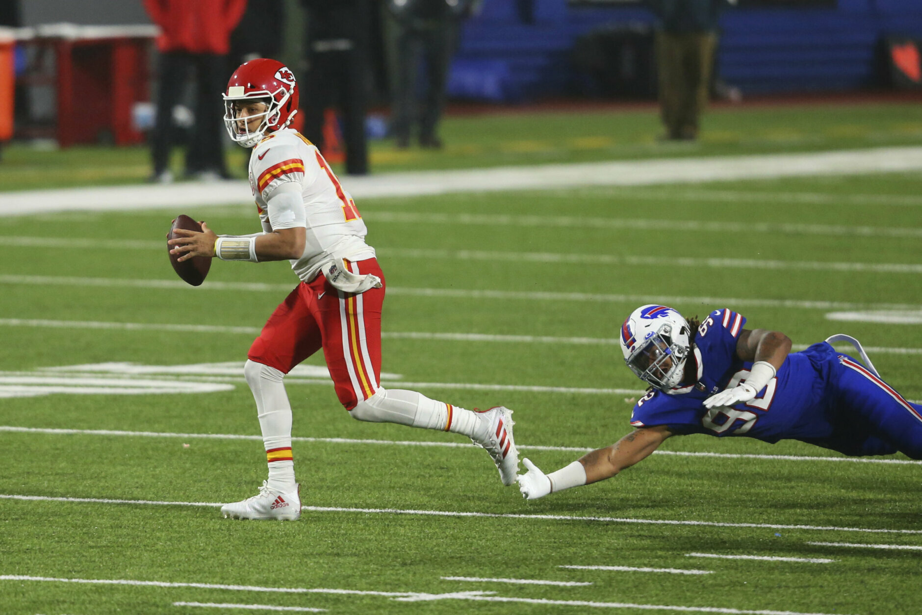 <p><em><strong>Chiefs 26</strong></em><br />
<em><strong>Bills 17</strong></em></p>
<p>This shouldn&#8217;t surprise anyone. Patrick Mahomes is <a href="https://twitter.com/ESPNStatsInfo/status/1318316250708234240?s=20" target="_blank" rel="noopener">a quarterbacking god</a>, the Kansas City defense is playing above expectations and Buffalo has <a href="https://twitter.com/ESPNStatsInfo/status/1318274117280419841?s=20" target="_blank" rel="noopener">historically been bad against defending champions</a>. But here&#8217;s what should make NFL defensive coordinators wake up in a cold sweat: The Chiefs haven&#8217;t even played Le&#8217;Veon Bell yet and still ran roughshod over a good Bills defense for 245 rushing yards on 46 attempts &#8212; the most ever for an Andy Reid offense in his 22-year head coaching career. If this is suddenly a two-dimensional juggernaut, nothing can stop KC from repeating as champs.</p>
