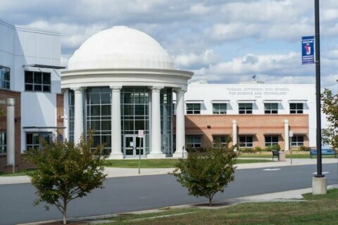 Fairfax Co. votes to adopt ‘holistic review’ admissions process at Thomas Jefferson High