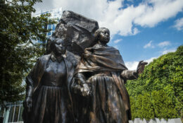 Edmonton Sisters statue, City of Alexandria. Photo by Evan Michio Cantwell