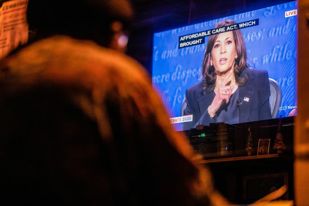 ATHENS, OHIO, UNITED STATES - 2020/10/07: Kamala answers questions on national television, during the Vice Presidential Debate.
Patrons of Tony's, a local bar in Athens, Ohio have a drink as they watch Vice President, Mike Pence and Democratic Vice Presidential nominee Kamala Harris, square off in a debate in Salt Lake City, Utah hosted by Vice News. (Photo by Stephen Zenner/SOPA Images/LightRocket via Getty Images)