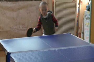 Toddler’s table tennis game takes internet by storm