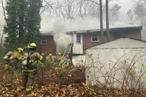 Man dead, 3 firefighters taken to hospital after Laurel house fire