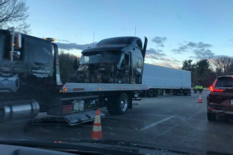Jackknifed trucks stall Outer Loop traffic in Montgomery Co.
